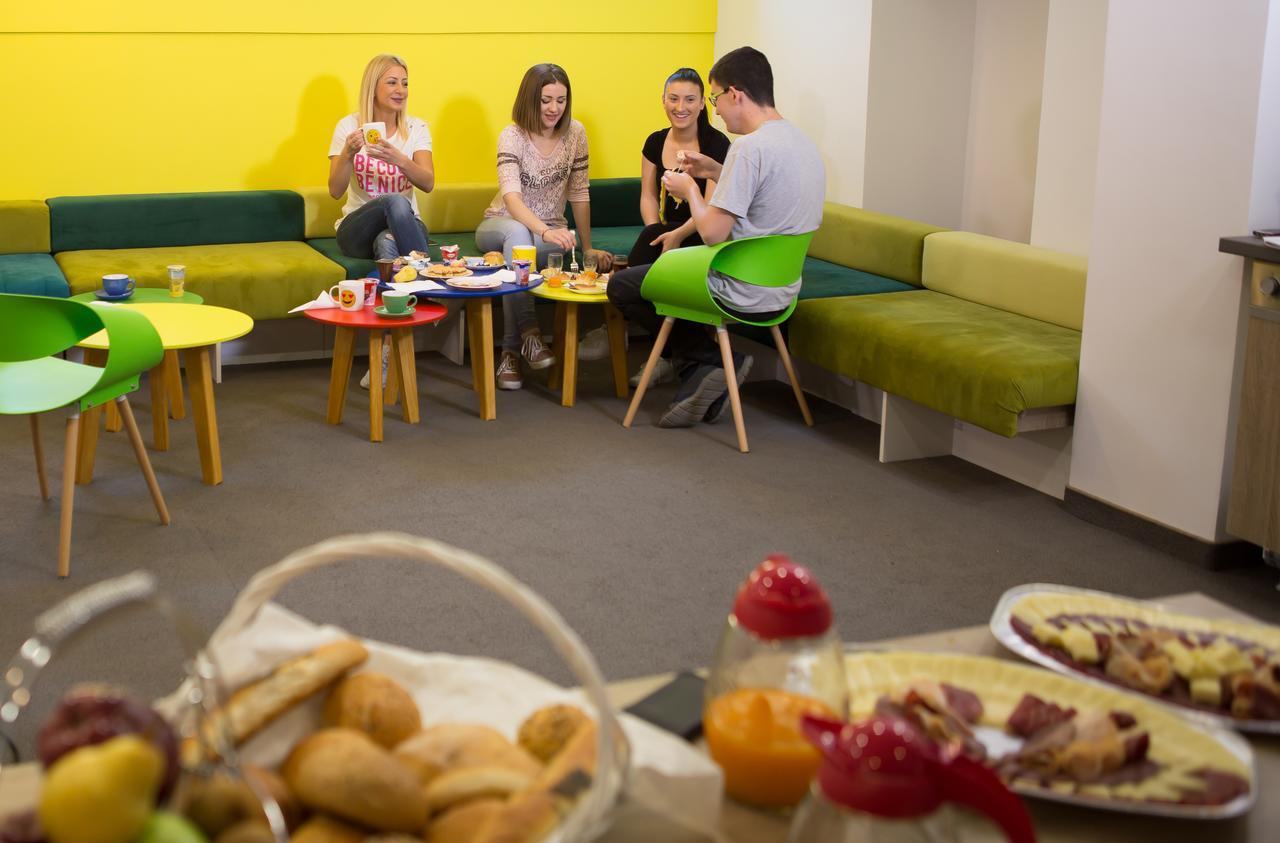 Starmo Hostel موستار المظهر الخارجي الصورة